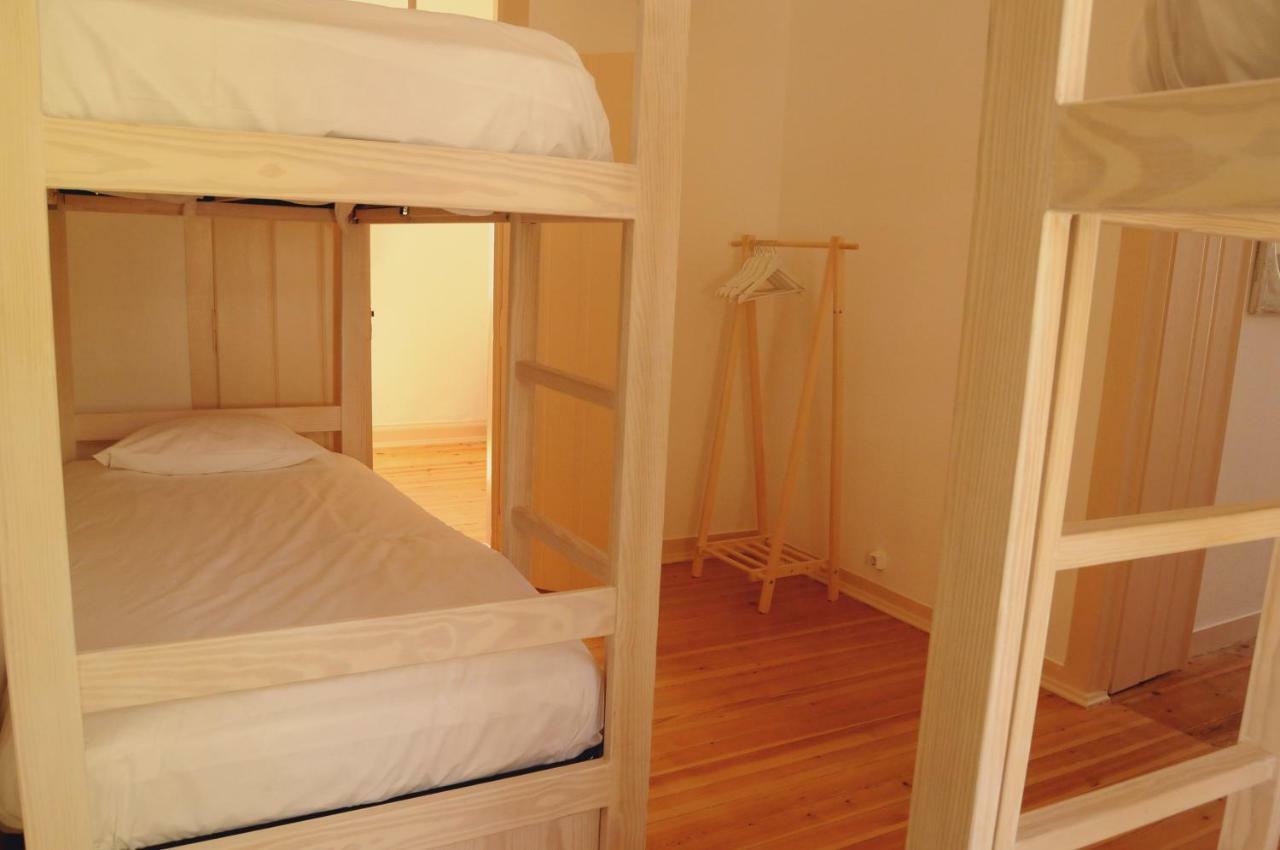 Origens Hostel Синеш Екстериор снимка